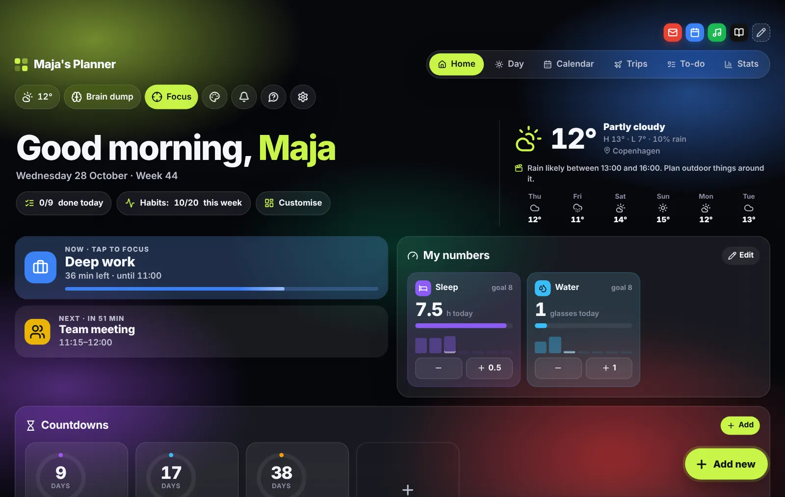 Daglig in glass mode on a computer: greeting, weather, now and next, and audience goals